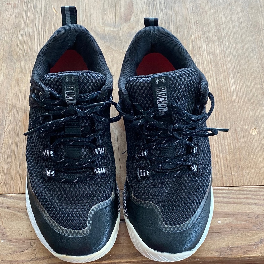 Under Armour Block City Women’s Volleyball Shoes Size 8